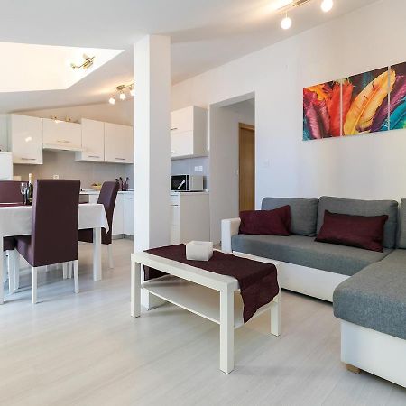 Apartments Olea Πόρετς Εξωτερικό φωτογραφία