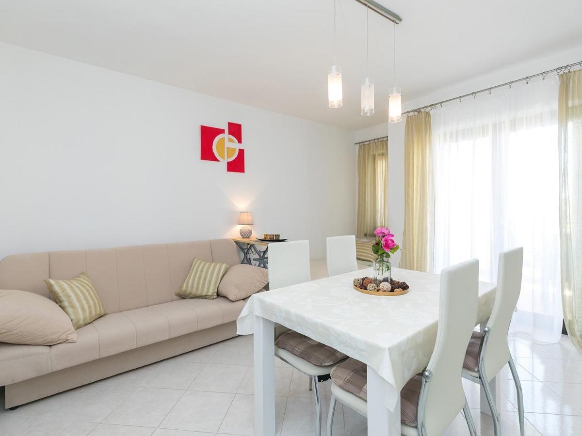 Apartments Olea Πόρετς Εξωτερικό φωτογραφία